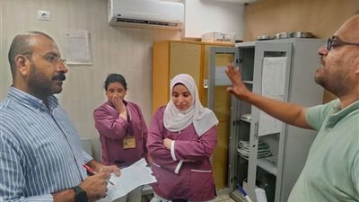 صحة أسيوط تكثف الجولات الرقابية الليلية وتكشف عن تقصير بعض العاملين