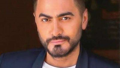 عامل ليكم مفاجأة.. تامر حسني قبل حفله بمهرجان العلمين