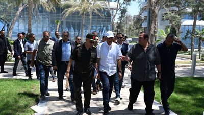 رئيس الوزراء يتفقد عددا من مكونات مشروع تطوير حدائق المنتزه