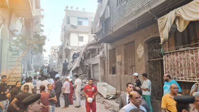 محافظ القاهرة يشرف على عمليات إنقاذ سكان العقار المنهار بحي الساحل