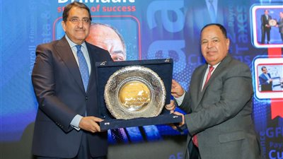 «آي. فاينانس» للاستثمارات المالية والرقمية تحتفي بالدكتور محمد معيط وزير المالية السابق