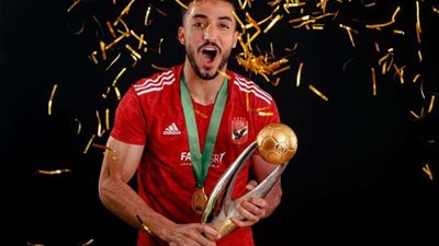 الأهلي يتمسك بشروطه لبيع محمد عبد المنعم رغم ضغوط اللاعب ونيس الفرنسي