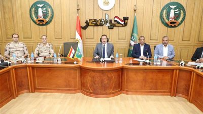 محافظ المنوفية يناقش تنفيذ التدريب العملي المشترك لمجابهة الأزمات والكوارث صقر 134