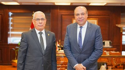 بمناسبة توليه منصبه الجديد.. النائب العام يستقبل وزير الطيران المدني