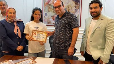 رئيس جهاز حدائق أكتوبر يكرم أوائل الشهادة الإعدادية