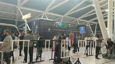 وزير الشباب والرياضة يستقبل أحمد الجندي وسارة سمير في مطار القاهرة