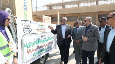 محافظ بني سويف يشهد تسليم أجهزة عرائس لـ 13 فتاة من الأولى بالرعاية وسماعات طبية لذوي الهمم