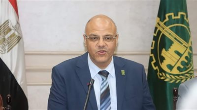 محافظ القليوبية يوجه بسرعة إنشاء كوبري مشاه جديد في بنها لخدمة المواطنين