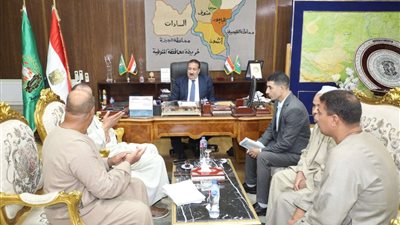محافظ المنوفية يلتقي عدد من المواطنين ويكلف الري باتخاذ إجراءات فورية لحل شكوى الأهالى