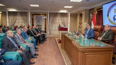 وزير الدولة للإنتاج الحربي يشدد على الالتزام بالتوجيهات الرئاسية بزيادة نسب تعميق التصنيع المحلي