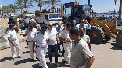 بالصور...حملة مكبرة لرفع 1000حالة إشغال بالاسوق بمدينة رشيد