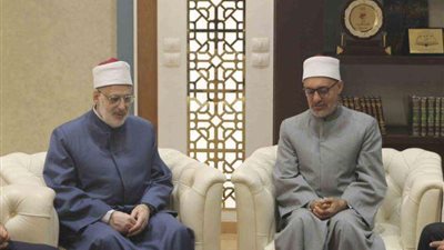 مفتي الجمهورية يلتقي بقيادات الأزهر لبحث تعزيز التعاون في مواجهة التطرف