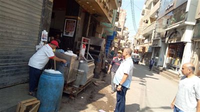 حملات مكبرة لرفع الإشغالات وتنظيم حركة سير وتعليق ملصقات تعريفة التوك توك بالمنوفية