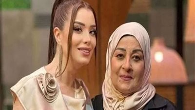 الفنانة شادية عبدالحميد تثير الجدل بعد إعلان ارتدائها الحجاب