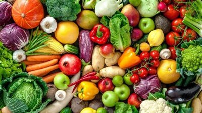 استقرار أسعار الخضروات والفاكهة بسوق العبور صباح اليوم