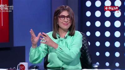 عزة مصطفى تطالب وزارة التعليم بضمان وصول القرارات لجميع المدرسين في مصر