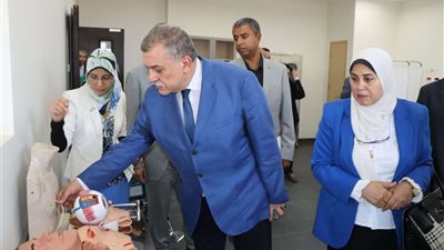 لمتابعة تجهيزات كلية التمريض.. القاصد يستقبل لجنة من المجلس الأعلى للجامعات الأهلية