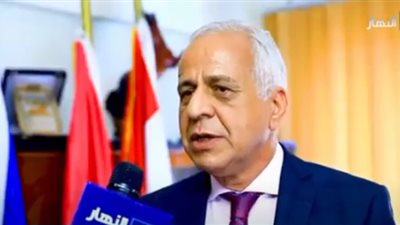 أم مثالية.. اللواء محمد حسين يطالب بتكريم والدة الطالبة الأولى بالثانوية دمج