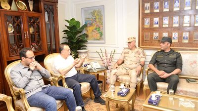 محافظ أسيوط يستقبل المستشار العسكرى ويؤكد: القوات المسلحة درع الدولة وحصنها المنيع