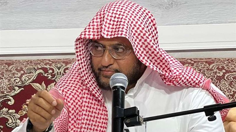 الدكتور عبدالعزيز