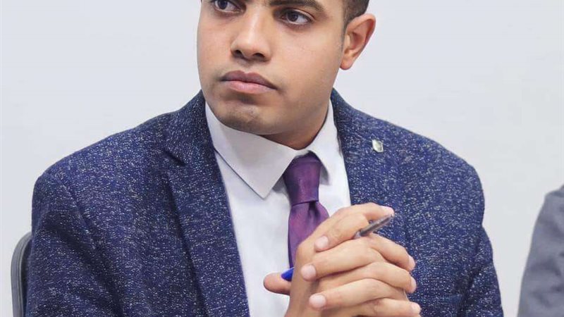 الكاتب الصحفي عبدالله