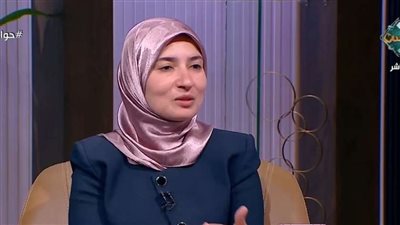 عضو الأزهر للفتوى: الأم تتحمل دورًا حيويًا في تربية الأبناء بعد الطلاق ولا يجب التخلي عن مسؤوليتها