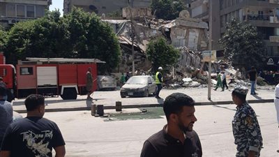 النيابة العامة تأمر بانتداب لجنة هندسية لفحص العقار المنهار بالنزهة