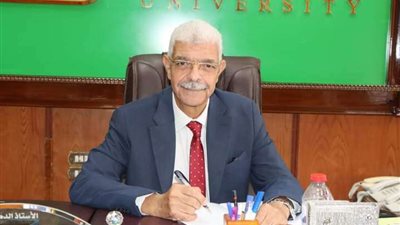 رئيس جامعة المنوفية يعقد اجتماع مجلس الدراسات العليا أونلاين