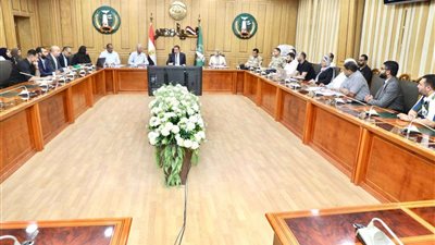 محافظ المنوفية يتابع معدلات إنجاز مشروعات حياة كريمة