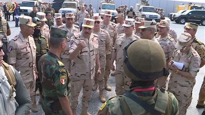 رئيس الأركان يجري زيارة مفاجئة لتفقد الأوضاع الأمنية وإجراءات التأمين على الحدود مع غزة