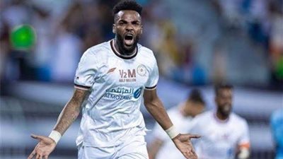 عاجل.. وصول البطاقة الدولية للجابوني بوبيندزا مهاجم الزمالك الجديد