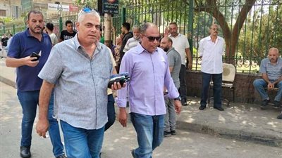 رئيس حى حلوان يشن حملة مكبرة لرفع الاشغالات بميدان المحطة