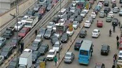 تباطؤ مروري بحركة سير السيارات في شوارع القاهرة والجيزة