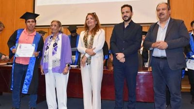 الهناجر يستضيف فيلما لصانع الفخار الأسيوطي