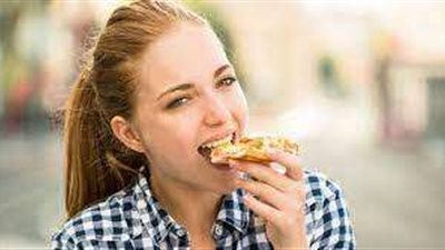 علامات تظهر عند تناول الطعام تُنذر بوجود سرطانات بالجسم