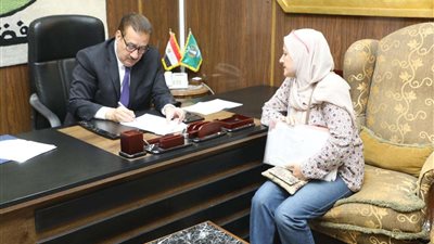 صرف مساعدات مالية وكرسي متحرك لحالات إنسانية وذوي الهمم بالمنوفية