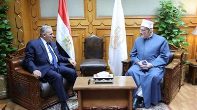وكيل الأزهر ورئيس نادي قضاة مصر يوقعان برتوكول تعاون لإنشاء أروقة لتحفيظ القرآن