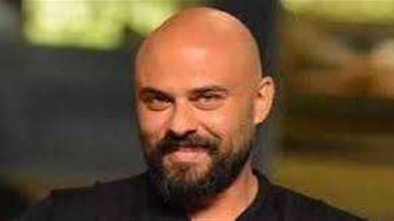 الفنان أحمد صلاح