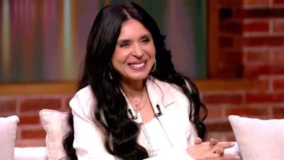 دينا: لا مانع لدي من تجربة ابني للمساكنة قبل الزواج (فيديو)