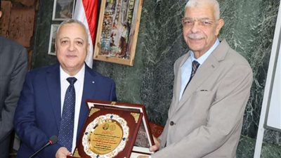 رئيس جامعة المنوفية يتفقد امتحانات الترم الصيفي بكلية الزراعة وأعمال التحديث بالكلية