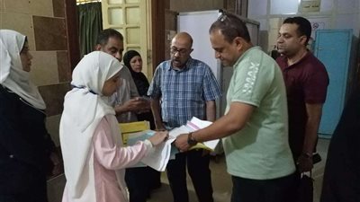 وكيل وزارة الصحة بأسيوط يقوم بزيارة مفاجئة لمستشفى 