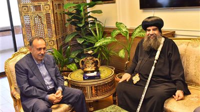 محافظ أسيوط يلتقي وفد المكتب الفني للبابا تواضروس لتفعيل المشاركة المجتمعية