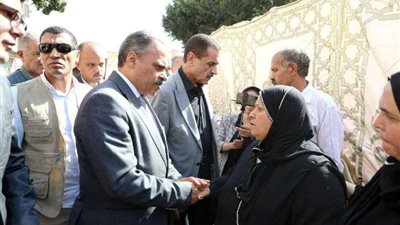محافظ الشرقية يقدم واجب العزاء لأسر ضحايا حادث التصادم ويعلن عن تعويضات عاجلة