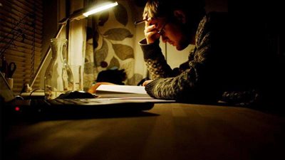 الإضاءة الليلية قد تسبب الإصابة بسرطان الثدي والزهايمر