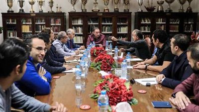 اجتماع عاجل في الأهلي يحسم مصير الصفقات الجديدة | خاص