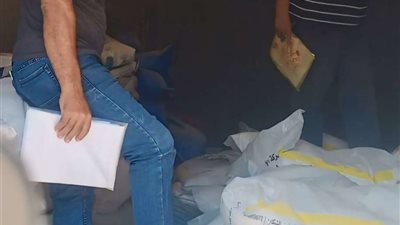 ضبط منشأة بدون ترخيص والتحفظ على 25 طن أسمدة ومبيدات مغشوشة بالمنوفية ( صور )