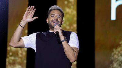 تفاعل كبير من الجمهور مع محمد حماقي في حفلته بالعبور