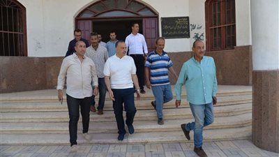 محافظ أسيوط يتفقد نادي 