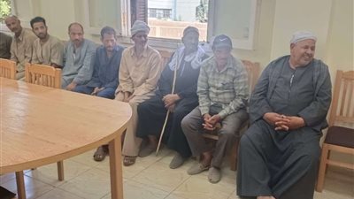 محافظ أسيوط يؤكّد أهمية تشجيع المزارعين على الاستفادة من المخلفات الزراعية اقتصاديًا