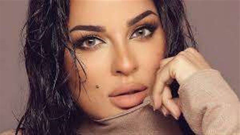 الفنانة نادين نسيب